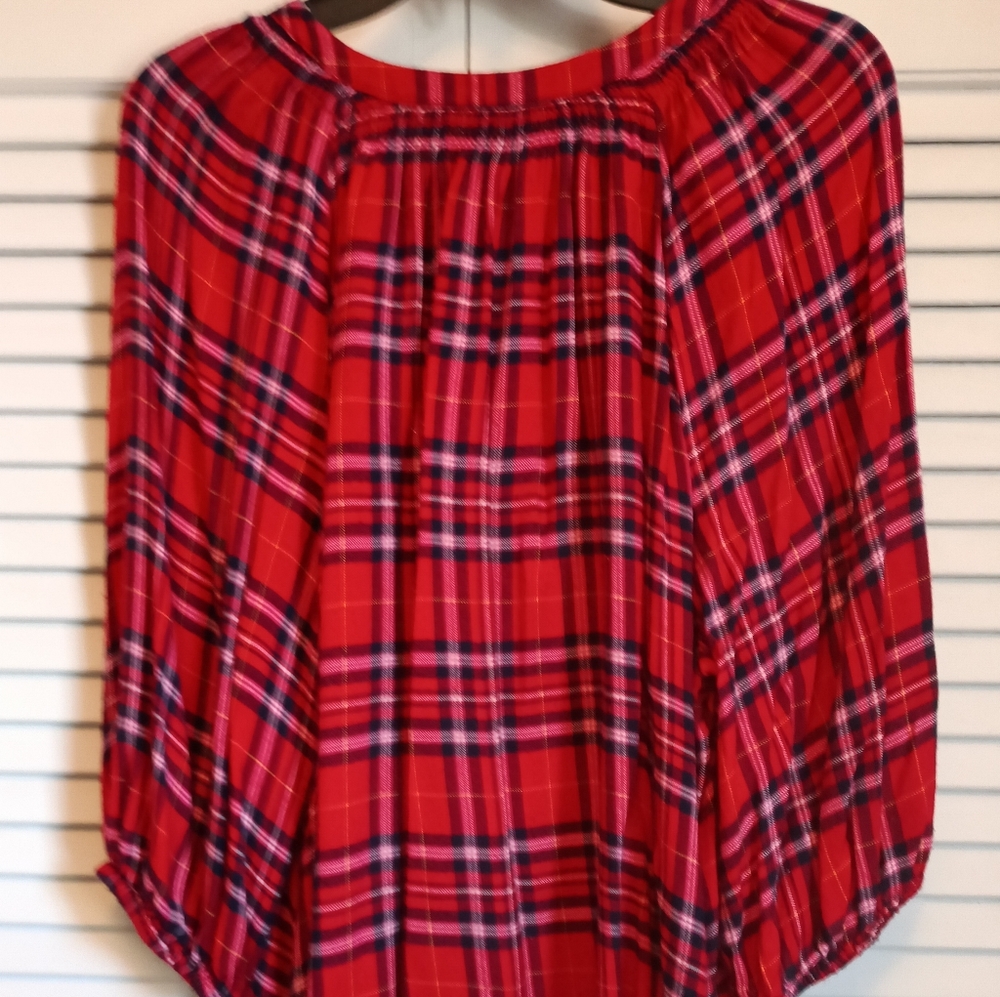 ππ Like New - Crown & Ivy Christmas Plaid V-Neck 3/4 Sleeve Blouse (2X)ππ - Picture 8 of 10